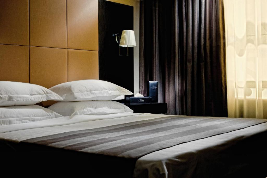 Voyage Hotel Karagandy Habitación foto
